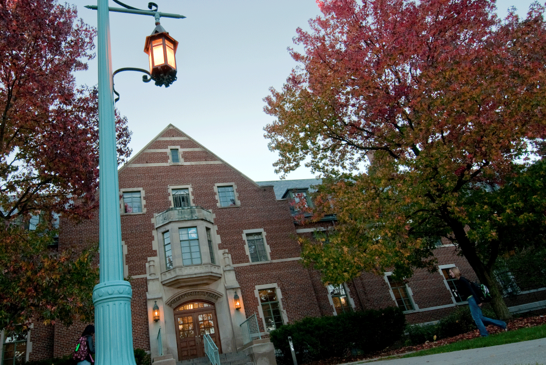 outsidesnyphi_fall_0